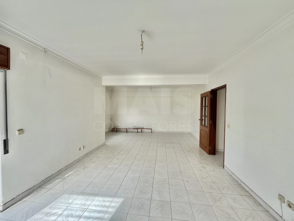 Apartamento T2 para Venda em Benavente Foto 2