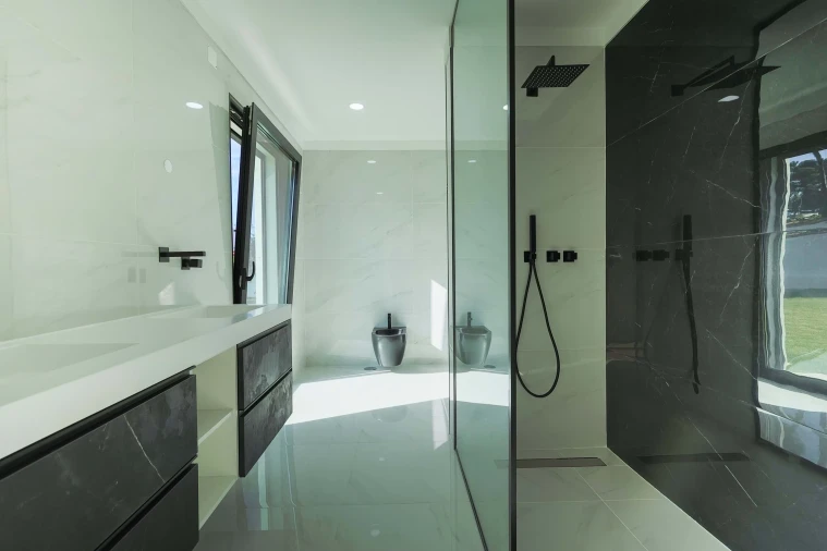 Moradia T4 para Venda em Corroios Foto 10