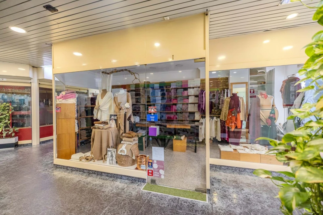 Armazém para Venda em São Domingos de Benfica Foto 17