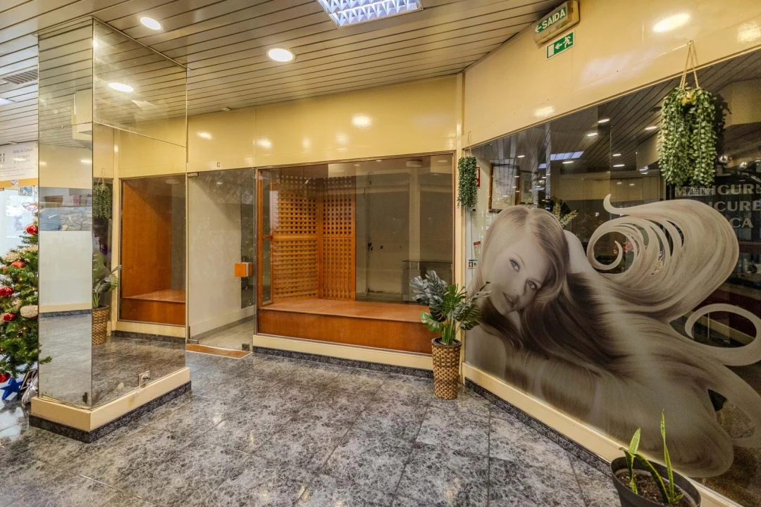 Armazém para Venda em São Domingos de Benfica Foto 5