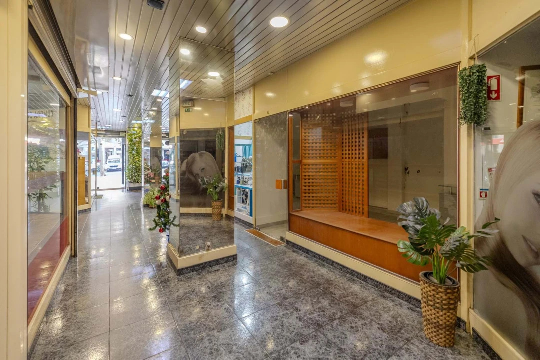 Armazém para Venda em São Domingos de Benfica Foto 16