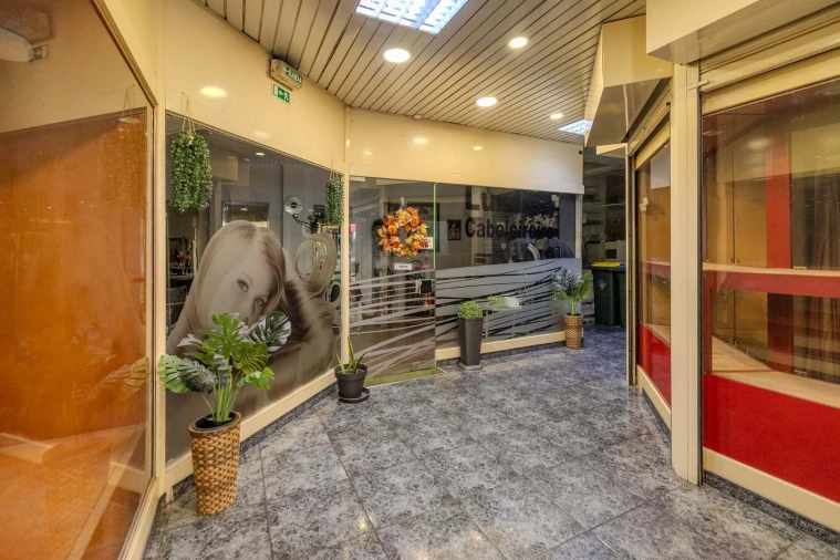 Armazém para Venda em São Domingos de Benfica Foto 14