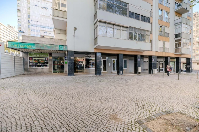 Armazém para Venda em São Domingos de Benfica Foto 22