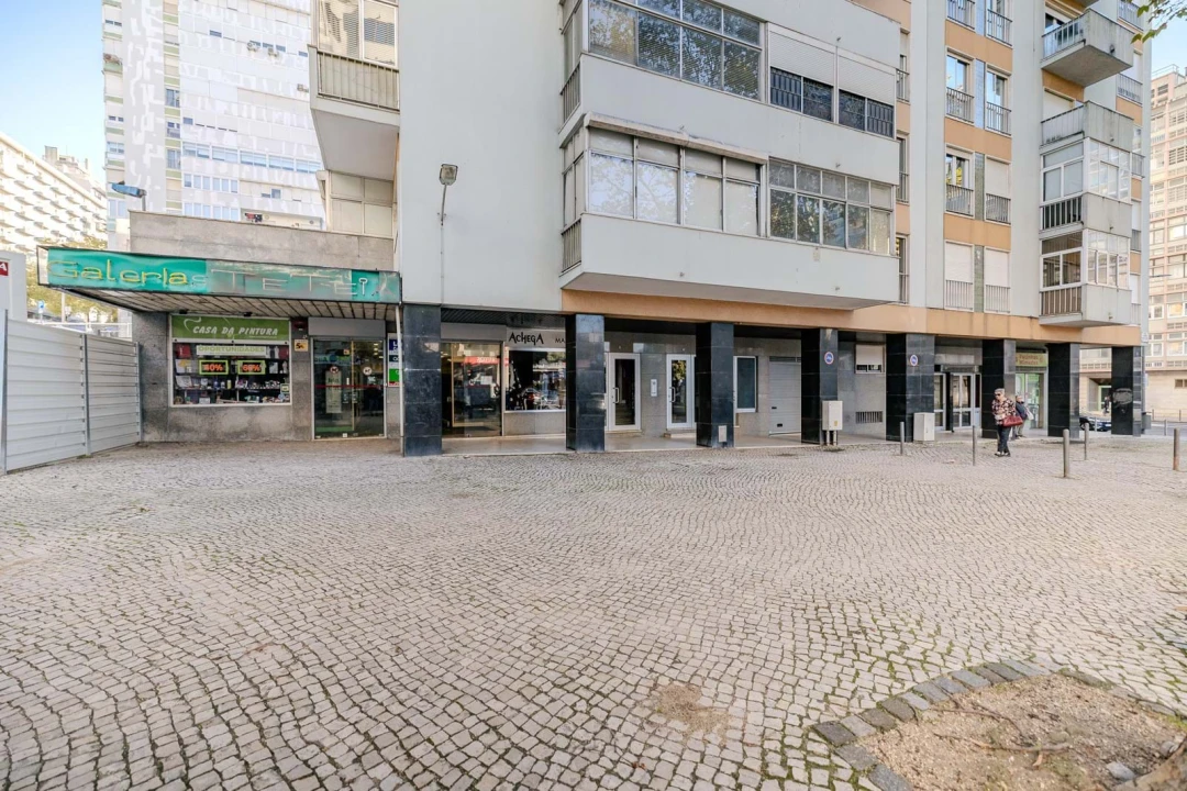 Armazém para Venda em São Domingos de Benfica Foto 22