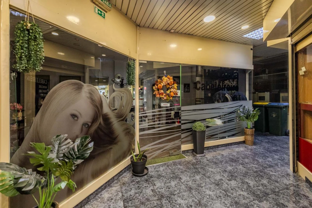 Armazém para Venda em São Domingos de Benfica Foto 3