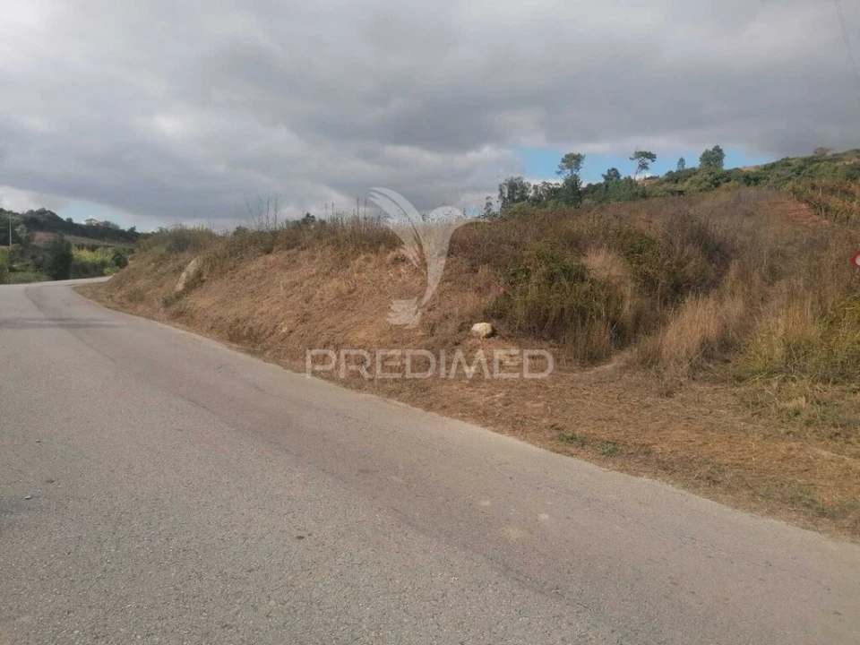 Terreno para Venda em Santo Quintino Foto 1