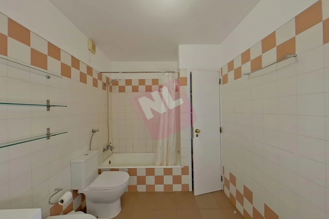 Apartamento T2 para Arrendamento em Lumiar Foto 14