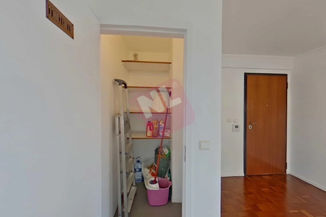Apartamento T2 para Arrendamento em Lumiar Foto 13