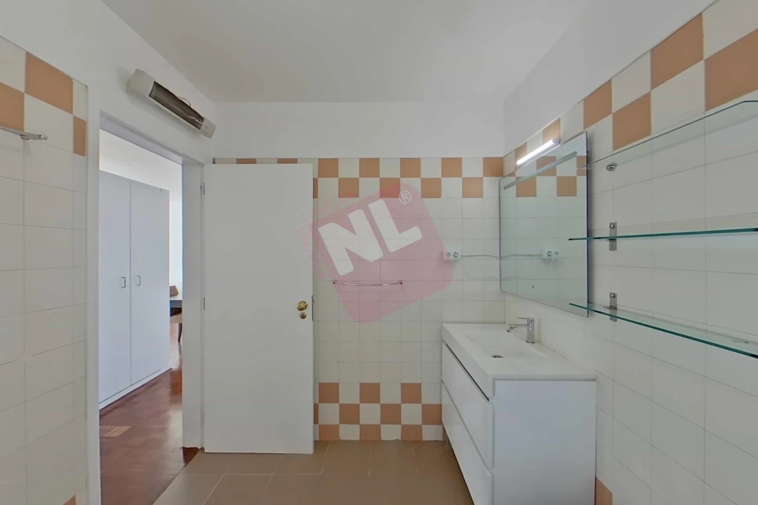 Apartamento T2 para Arrendamento em Lumiar Foto 16