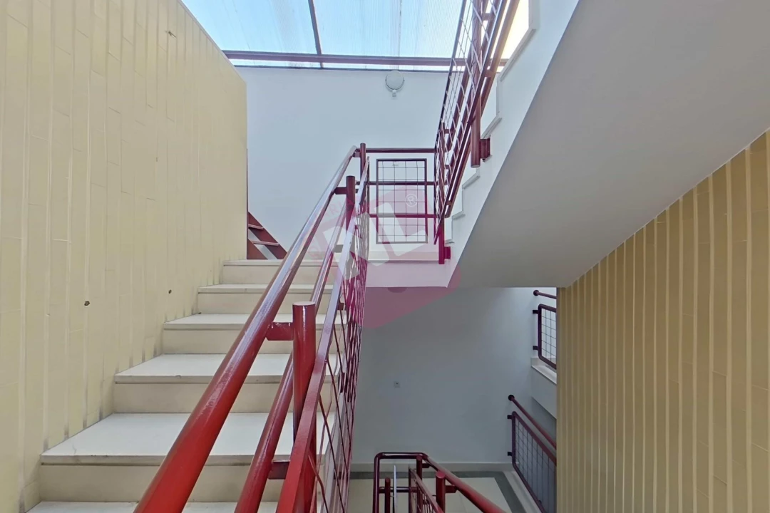 Apartamento T2 para Arrendamento em Lumiar Foto 1