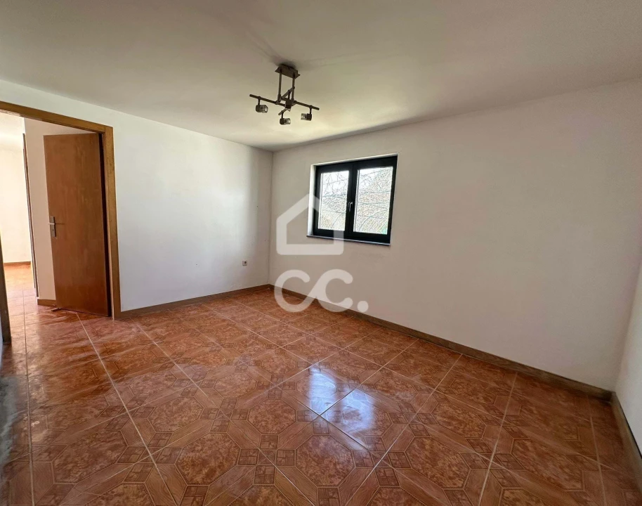 Moradia T2 para Venda em Lomba Foto 10