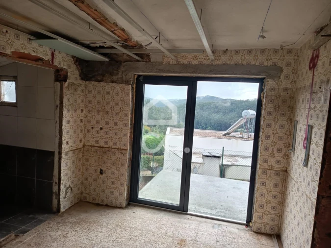 Moradia T2 para Venda em Lomba Foto 10