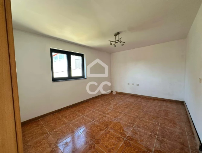 Moradia T2 para Venda em Lomba Foto 9