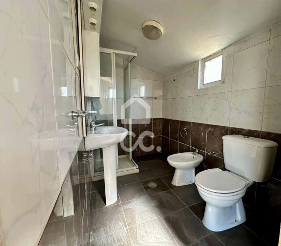 Moradia T2 para Venda em Lomba Foto 16