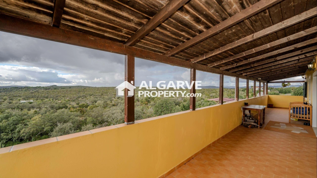 Moradia T4 para Venda em Loule (São Sebastião) Foto 2