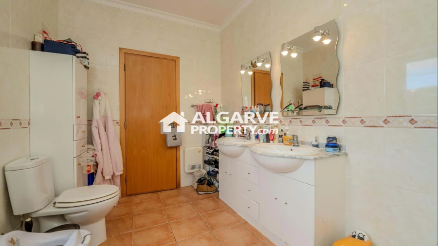 Moradia T4 para Venda em Loule (São Sebastião) Foto 20