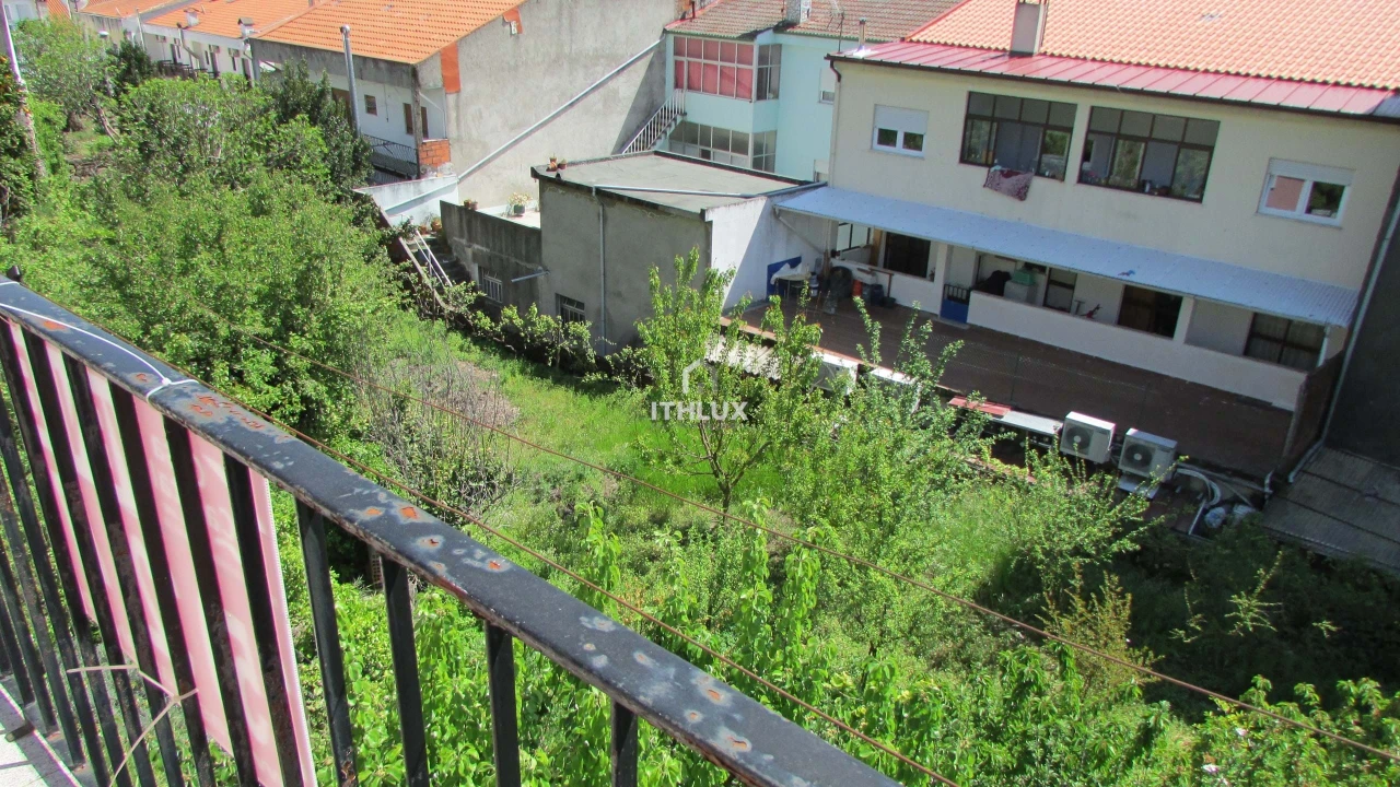 Moradia T14 para Venda em Alijo Foto 5