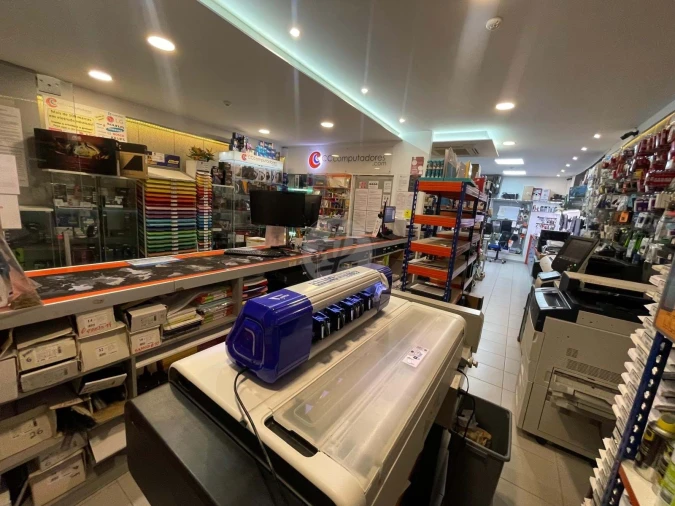 Negócio para Venda em Lagos (São Sebastião e Santa Maria) Foto 1