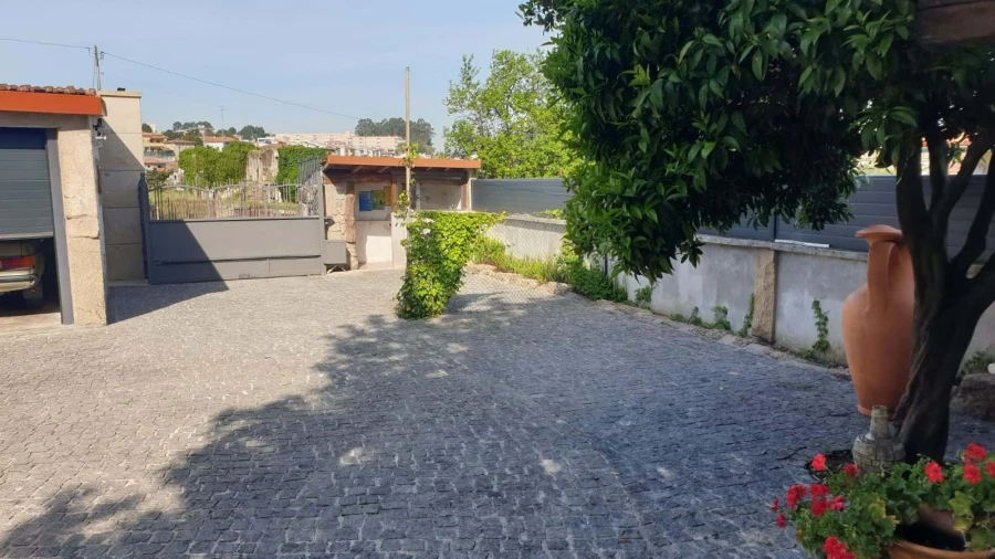 Moradia T8 para Venda em Ferreiros e Gondizalves Foto 16