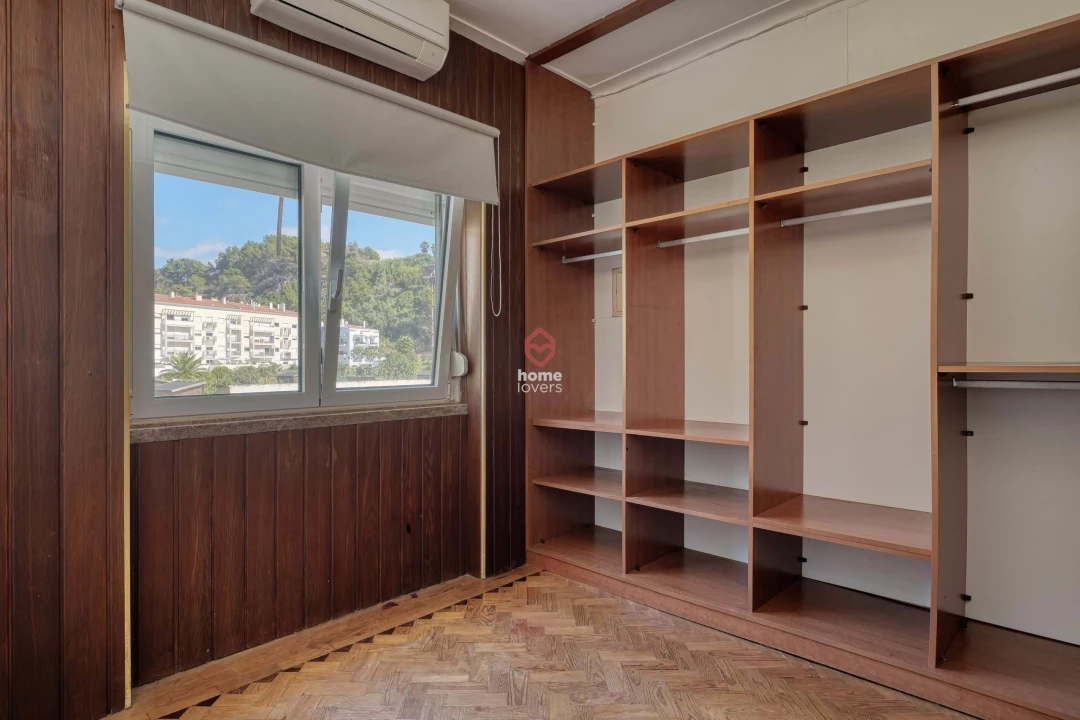 Apartamento T5 para Venda em Costa da Caparica Foto 14