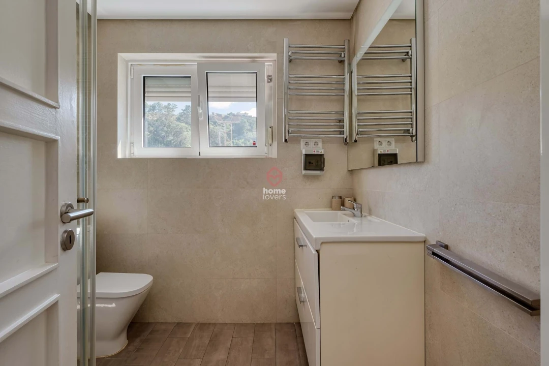 Apartamento T5 para Venda em Costa da Caparica Foto 22