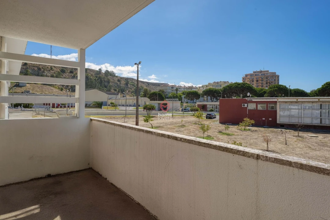 Apartamento T5 para Venda em Costa da Caparica Foto 25