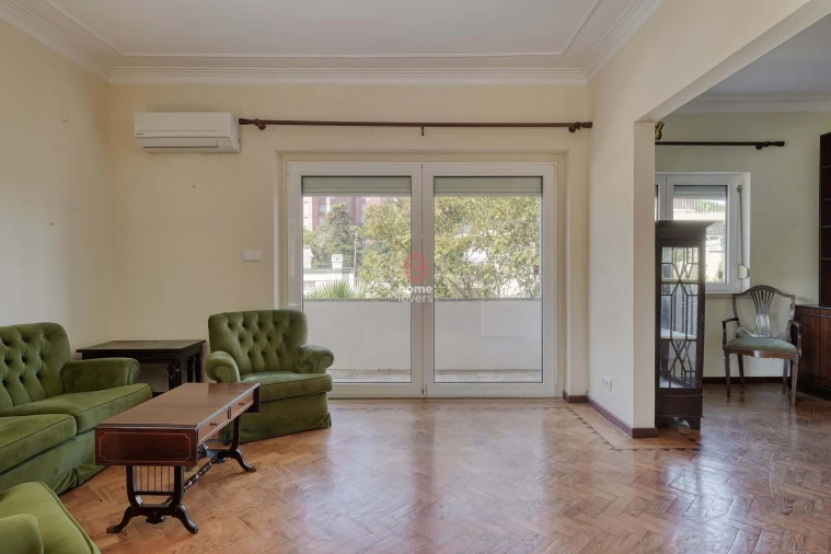 Apartamento T5 para Venda em Costa da Caparica Foto 2