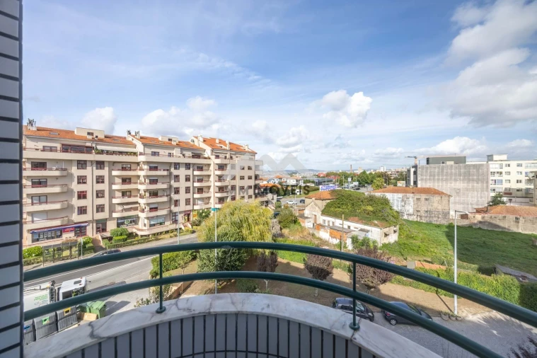 Apartamento T3 para Venda em Santa Marinha Foto 36