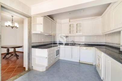 Apartamento T2 para Arrendamento em Oeiras e São Julião da Barra, Paço de Arcos e Caxias