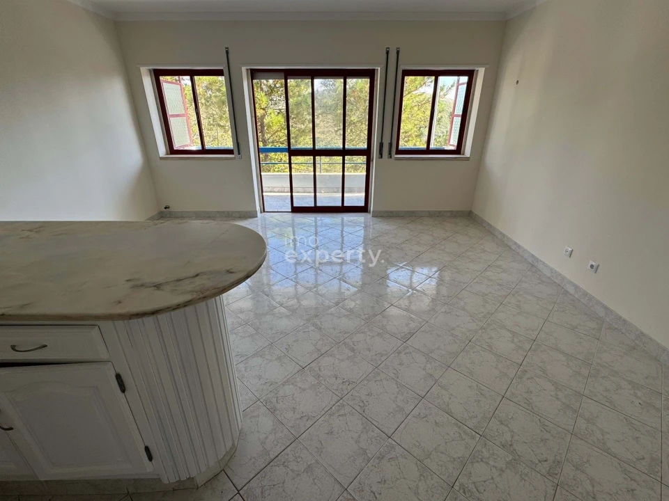 Apartamento T1 para Venda em Agualva e Mira-Sintra Foto 4