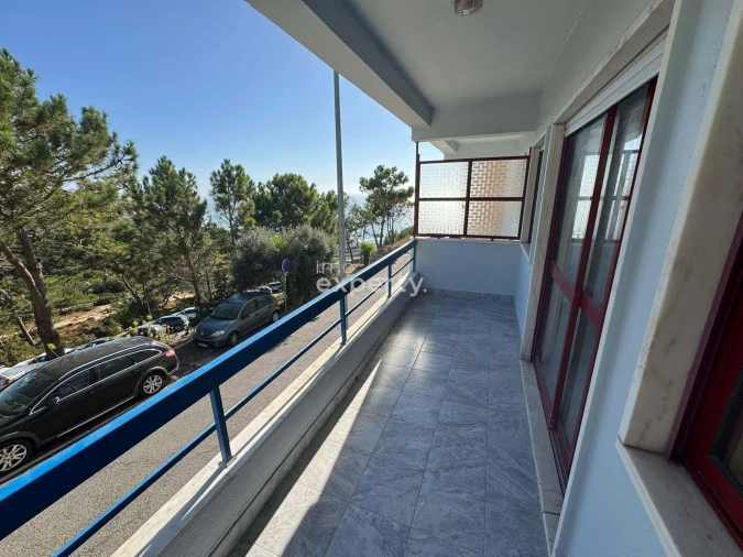 Apartamento T1 para Venda em Agualva e Mira-Sintra Foto 1