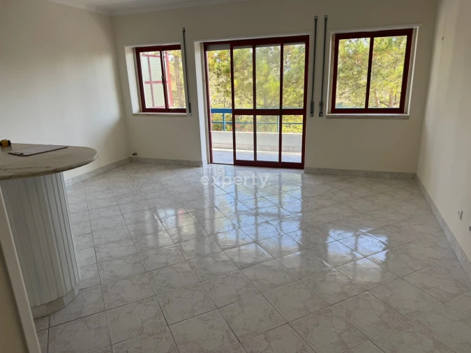 Apartamento T1 para Venda em Agualva e Mira-Sintra Foto 8