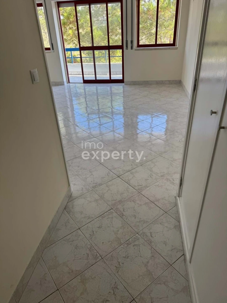 Apartamento T1 para Venda em Agualva e Mira-Sintra Foto 12