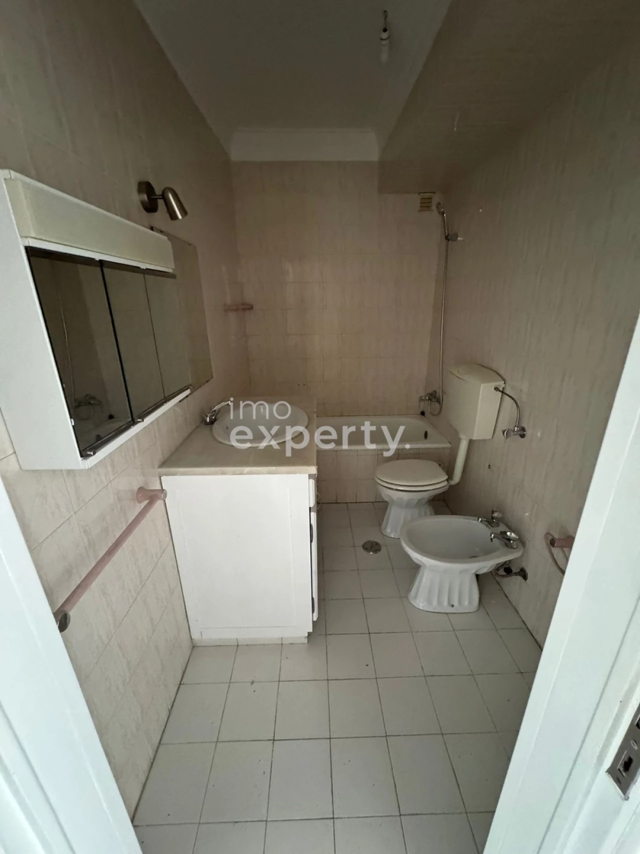 Apartamento T1 para Venda em Agualva e Mira-Sintra Foto 13