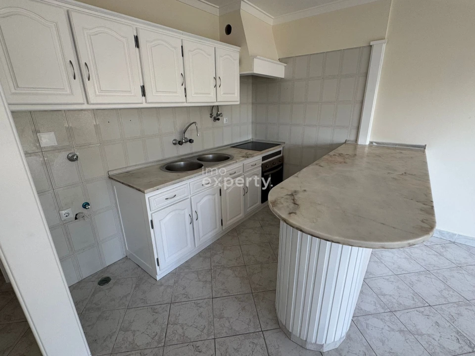 Apartamento T1 para Venda em Agualva e Mira-Sintra Foto 5