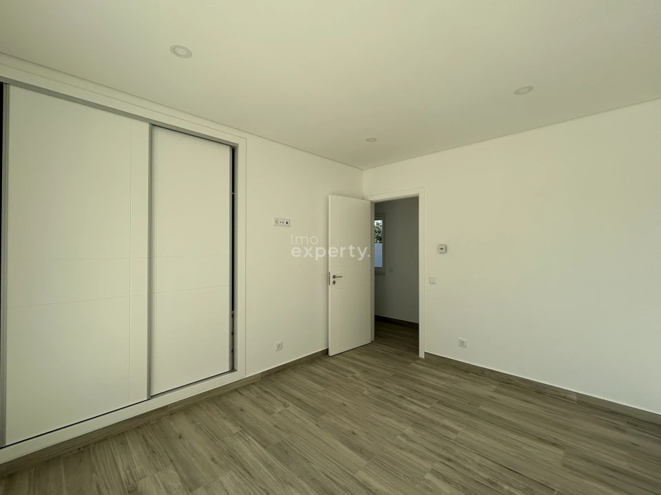 Moradia T4 para Venda em Altura Foto 17