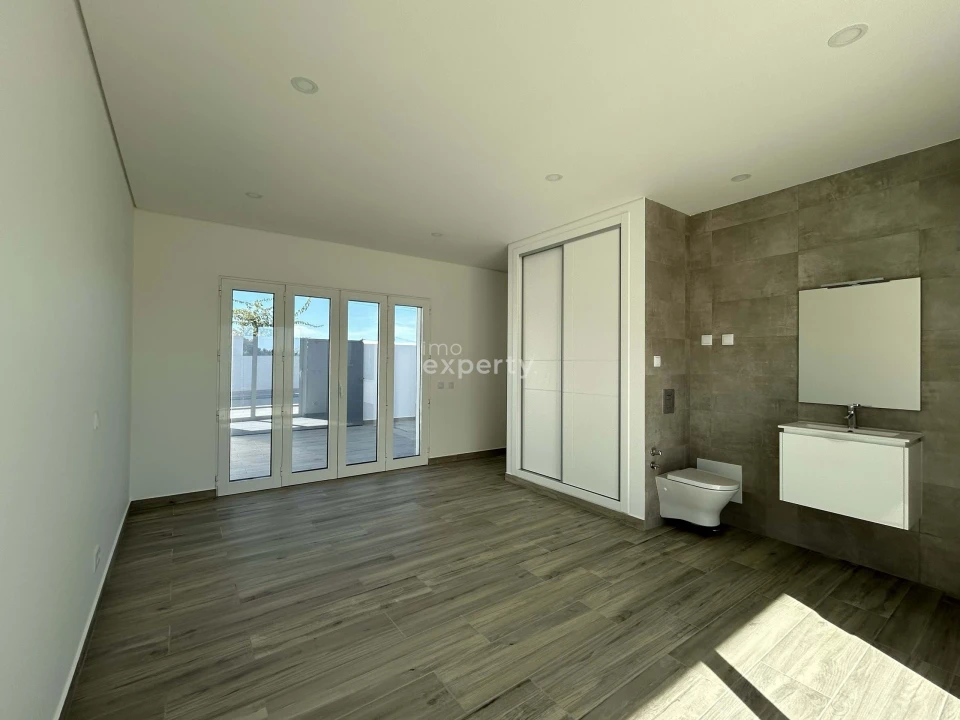 Moradia T4 para Venda em Altura Foto 28