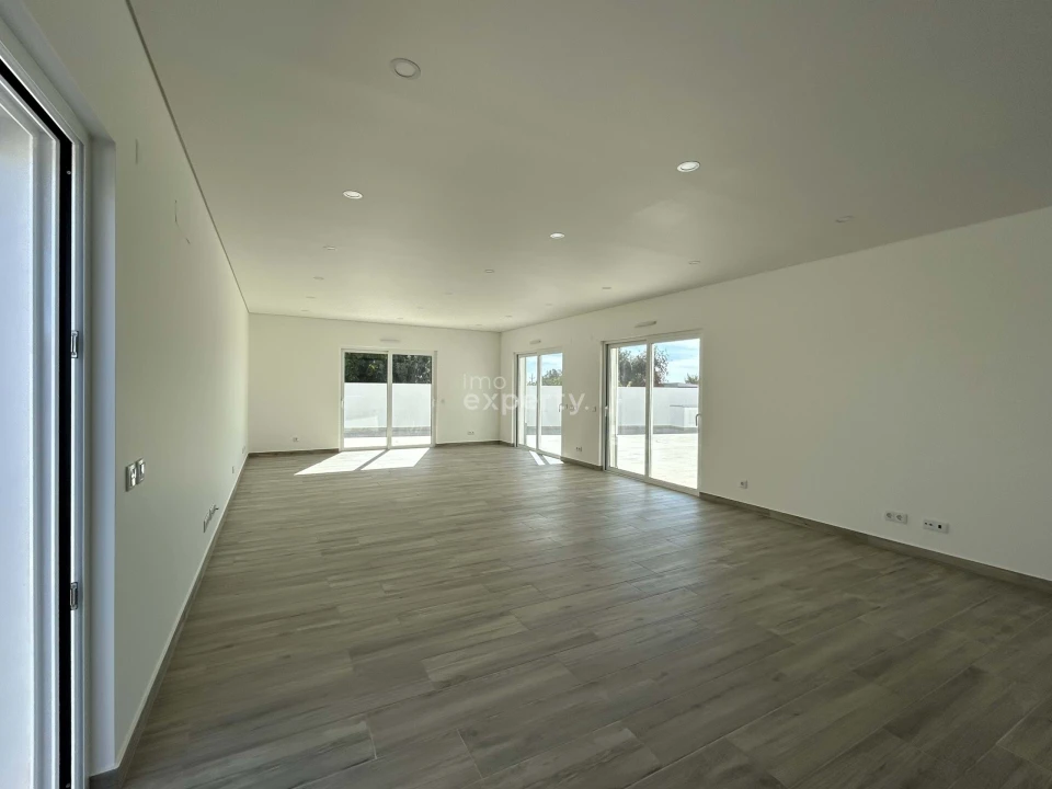 Moradia T4 para Venda em Altura Foto 10