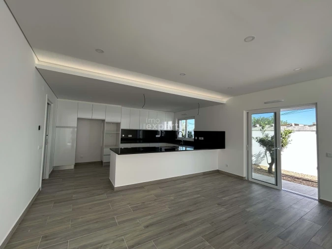 Moradia T4 para Venda em Altura Foto 7