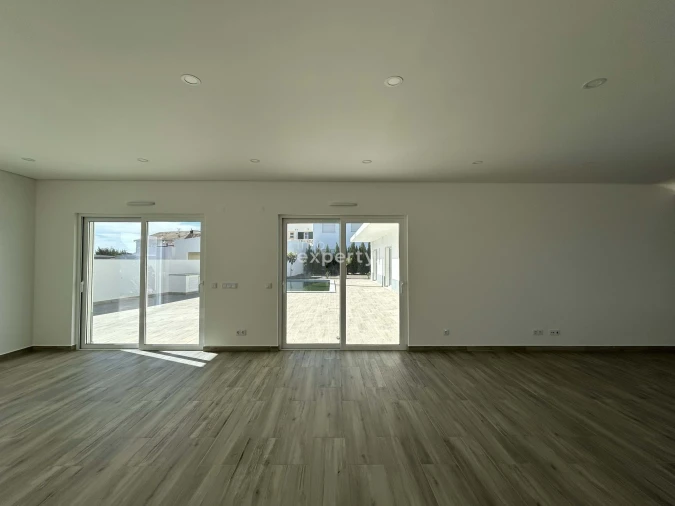 Moradia T4 para Venda em Altura Foto 13