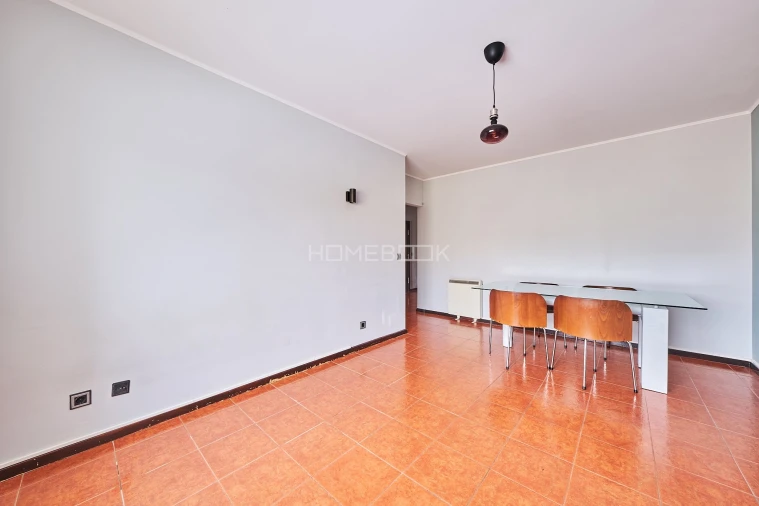 Apartamento T1 para Venda em Carnaxide e Queijas Foto 2