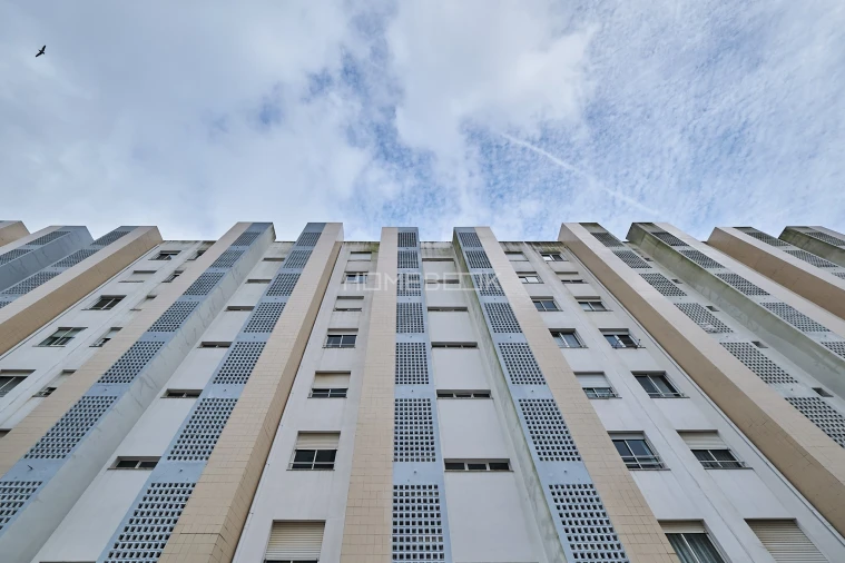 Apartamento T1 para Venda em Carnaxide e Queijas Foto 18