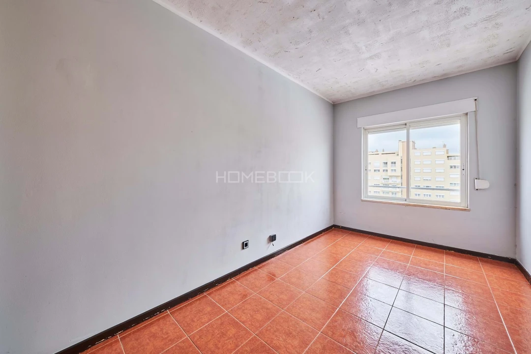 Apartamento T1 para Venda em Carnaxide e Queijas Foto 11