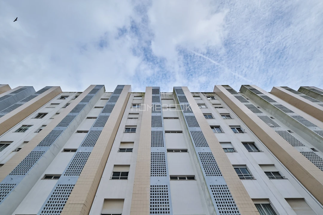 Apartamento T1 para Venda em Carnaxide e Queijas Foto 18