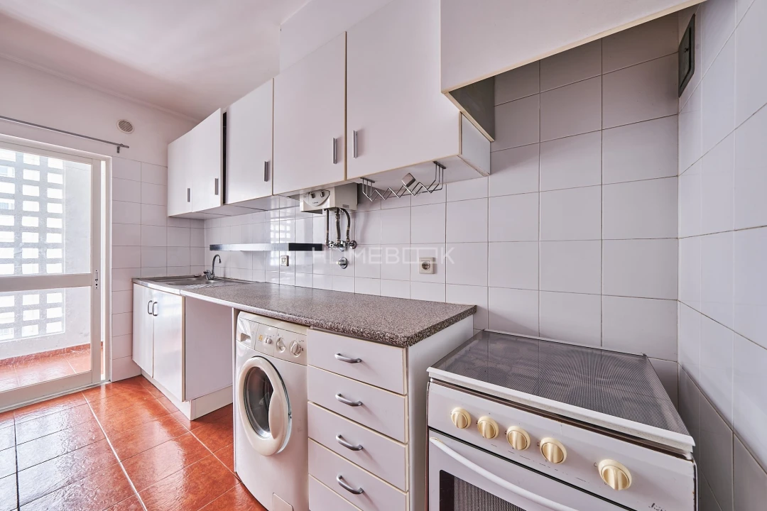 Apartamento T1 para Venda em Carnaxide e Queijas Foto 5