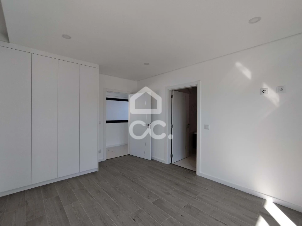 Moradia T4 para Venda em Bustelo Foto 25