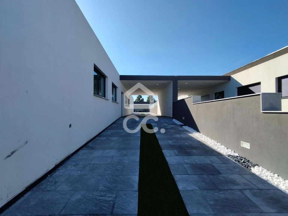 Moradia T4 para Venda em Bustelo Foto 9