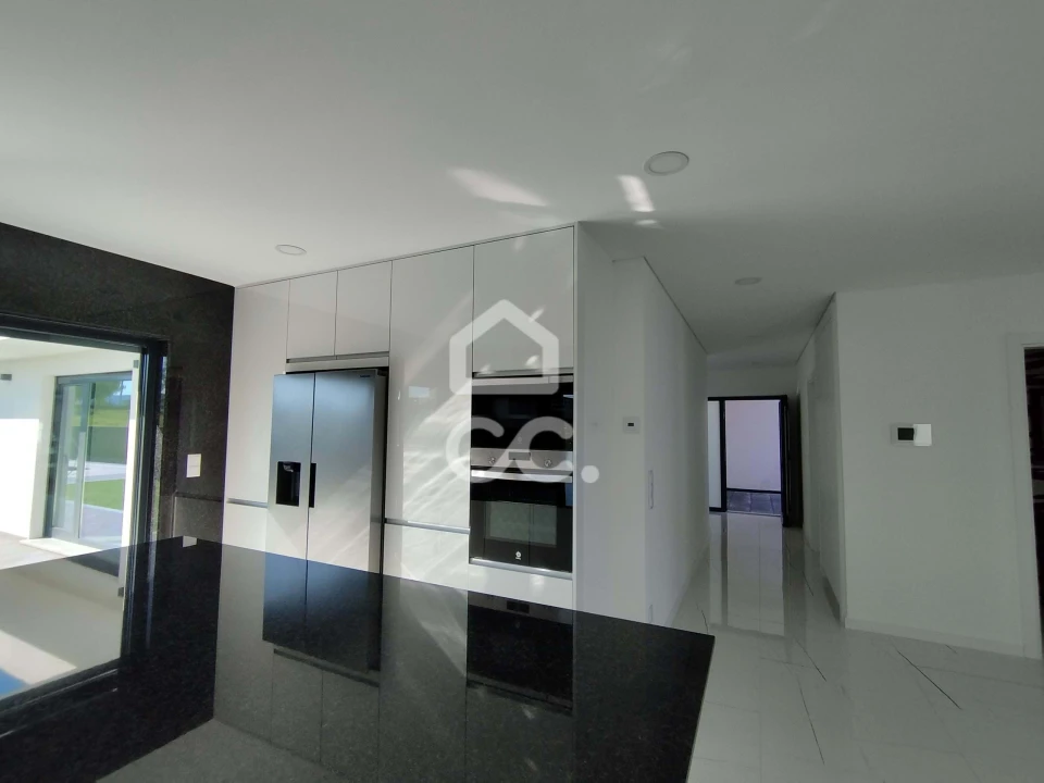 Moradia T4 para Venda em Bustelo Foto 18