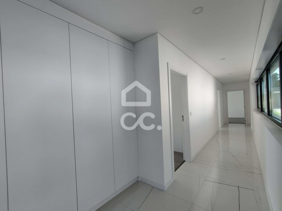 Moradia T4 para Venda em Bustelo Foto 21