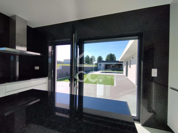 Moradia T4 para Venda em Bustelo Foto 15